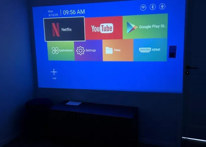 Stylish With Parking Apartament